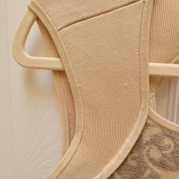 Dress - Picture 6 of 9